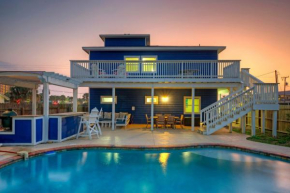Leave of Absence Luxe Coastal Stay w Pool Outdoor Dining Minutes to Beach